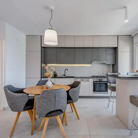 Modern Marija With The Balcony And The Sea View Daire Split