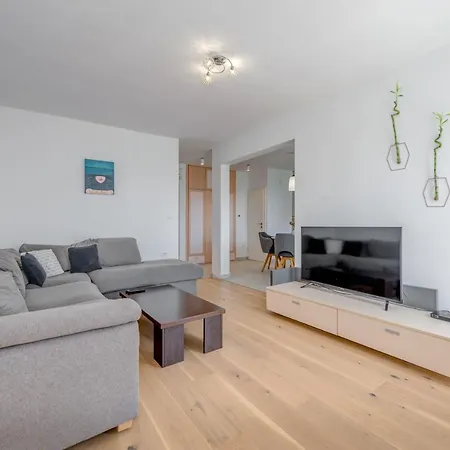 Modern Marija With The Balcony And The Sea View شقة